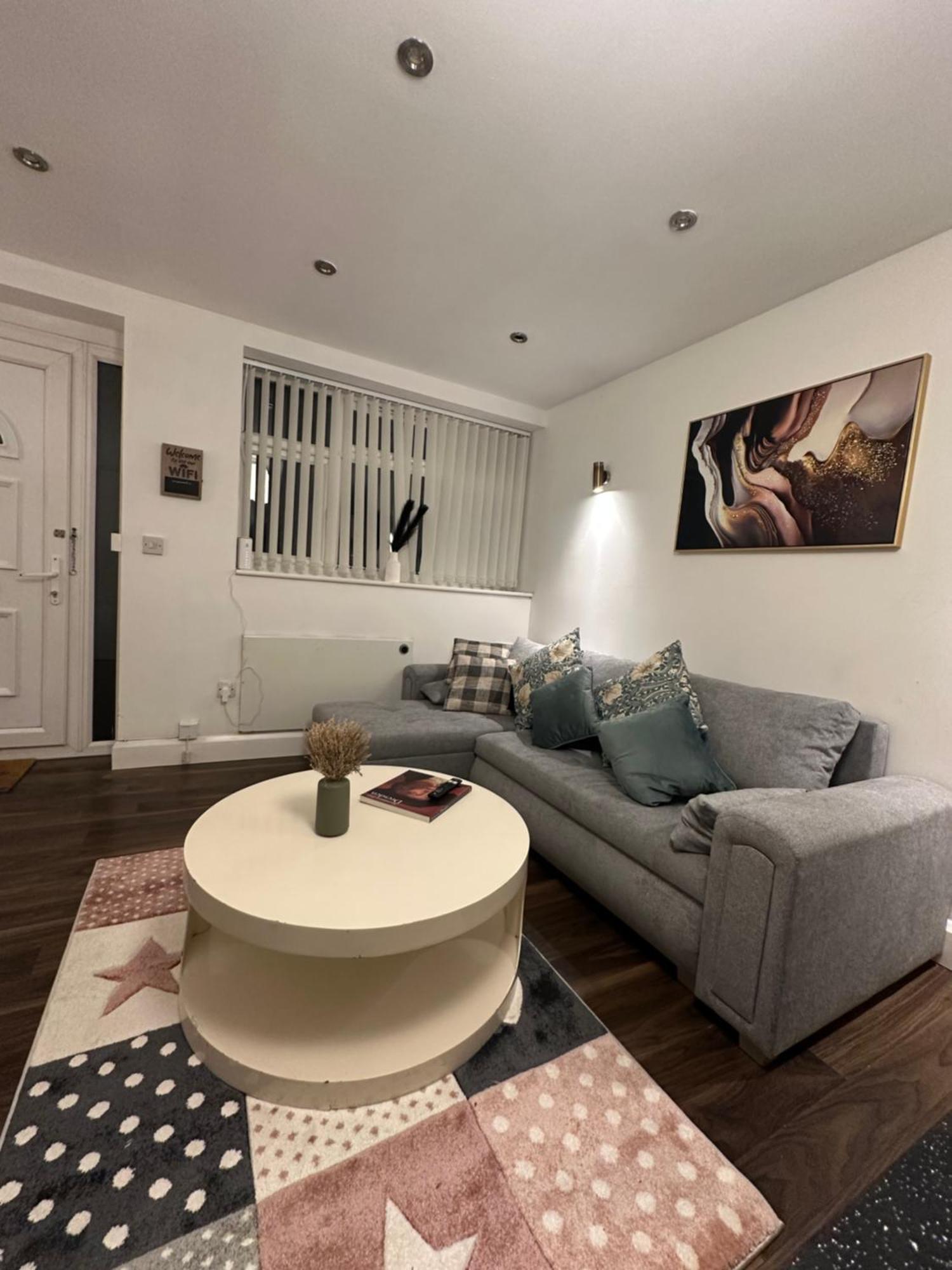 Luxury 2 Bed In Kingscross, St Pancras! With Parking Apartment